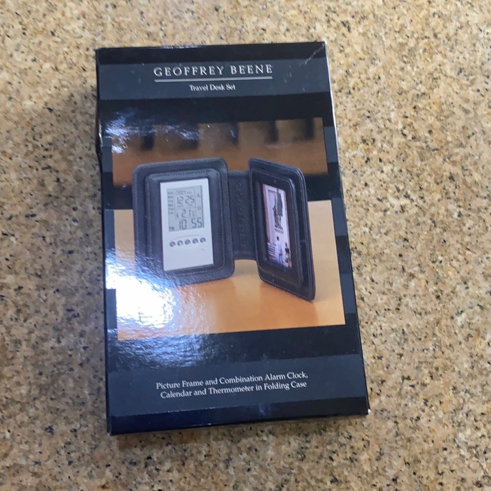 Travel desk set